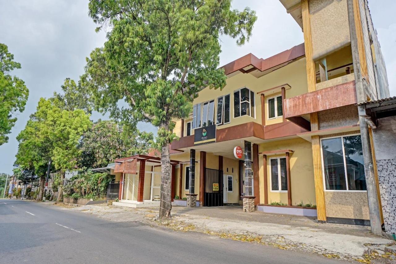 Oyo 3298 Bromo Guest House Family Malang Luaran gambar