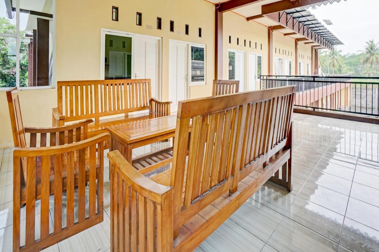 Oyo 3298 Bromo Guest House Family Malang Luaran gambar