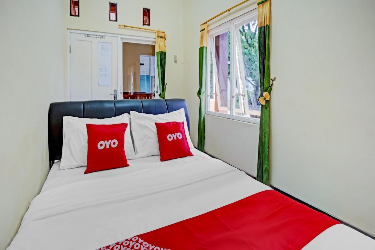 Oyo 3298 Bromo Guest House Family Malang Luaran gambar