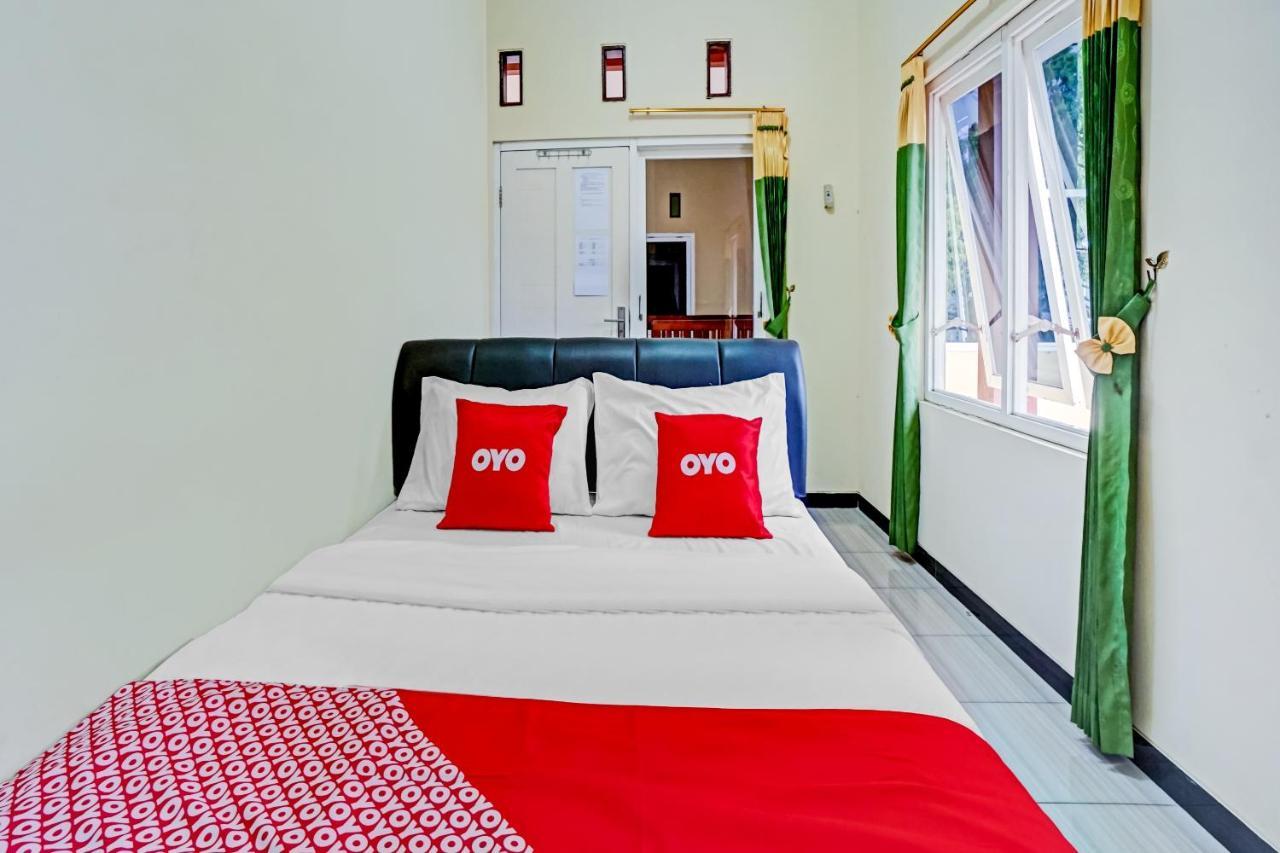 Oyo 3298 Bromo Guest House Family Malang Luaran gambar